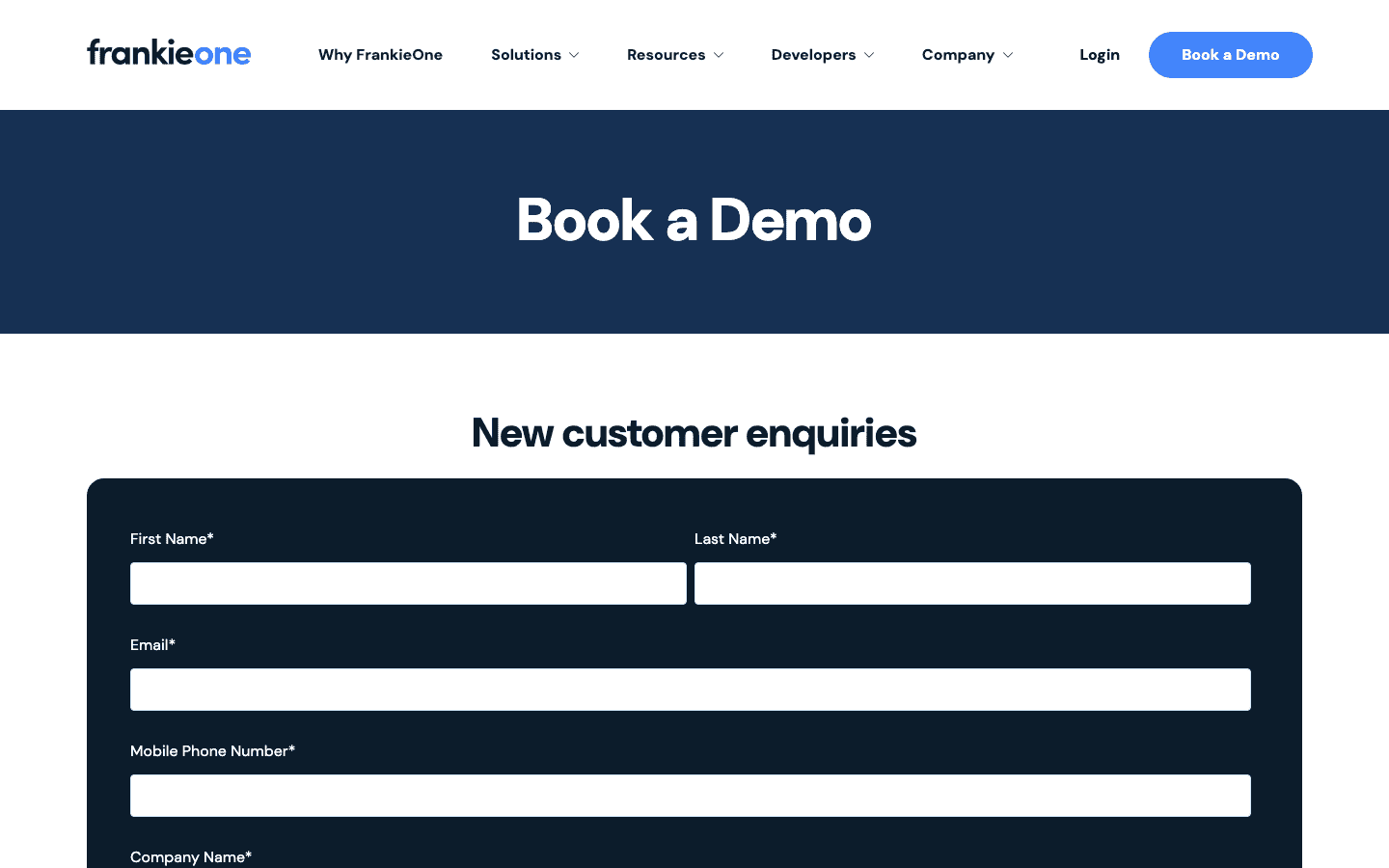 URL de preus de FrankieOne amb un formulari de consulta per a nous clients amb camps de nom, cognoms, correu electrònic, telèfon mòbil i nom de l’empresa