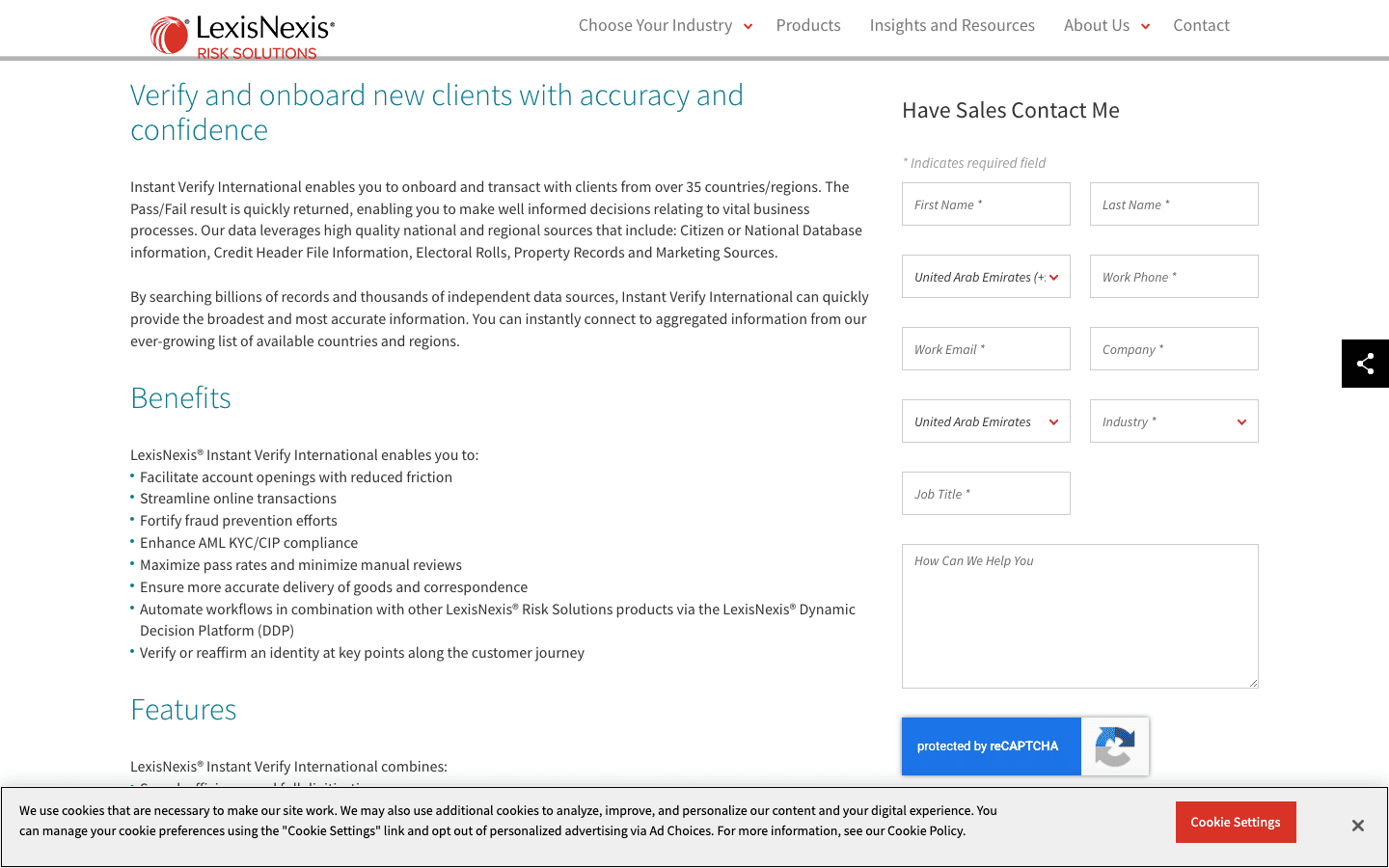 Pàgina de LexisNexis Instant Verify International amb un resultat Pass/Fail, les seves fonts de dades nacionals i regionals i un formulari de contacte comercial