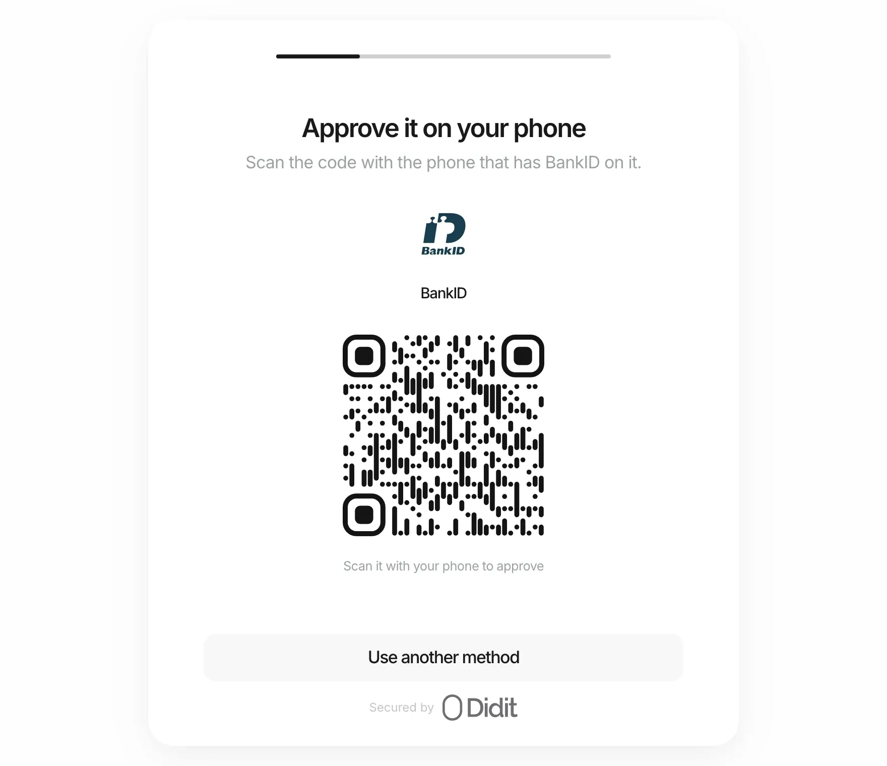 Am Computer übergibt ein QR-Code die Anmeldung an das Smartphone